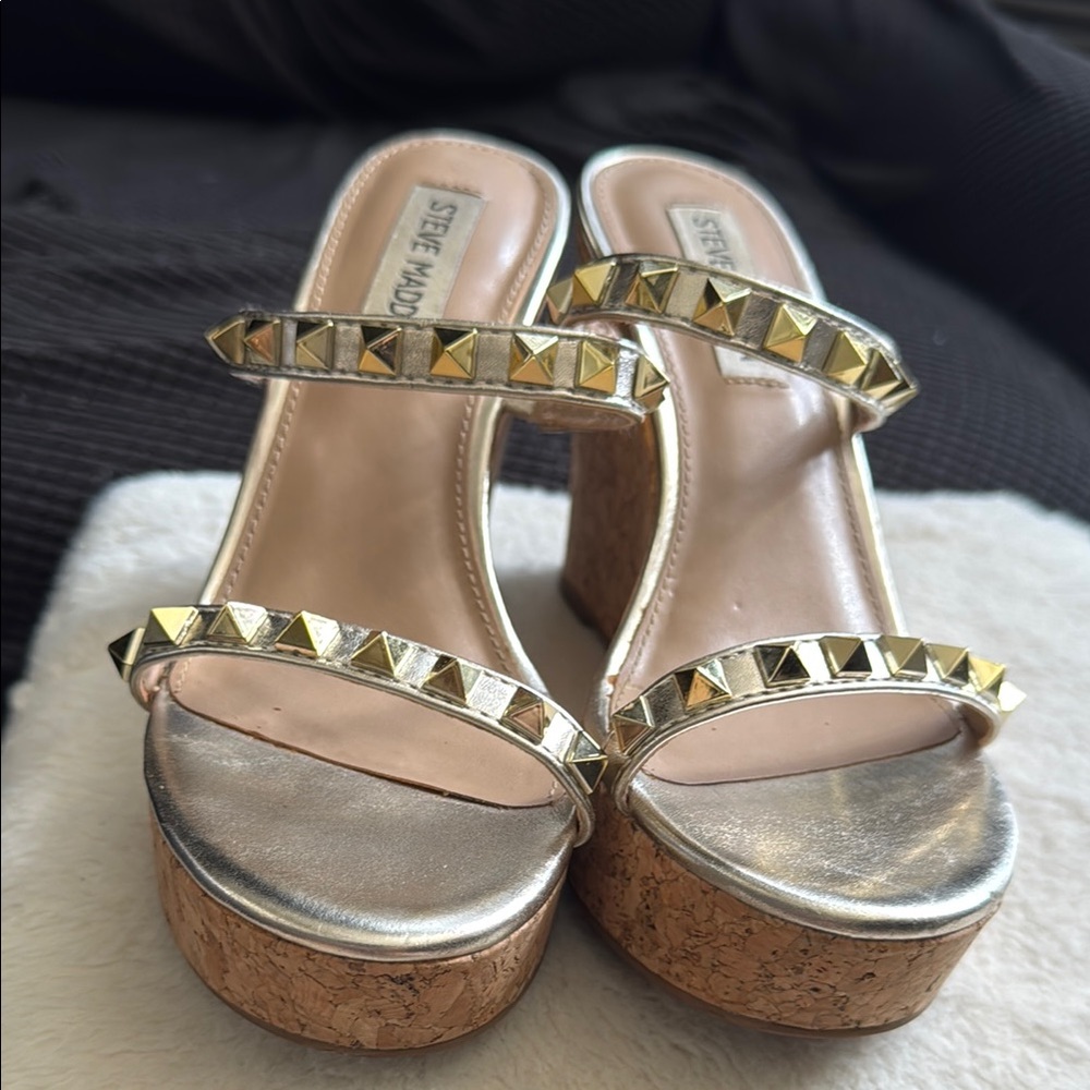Steve Madden Gold and Brown Wedge Sandals - Picture 2 of 5